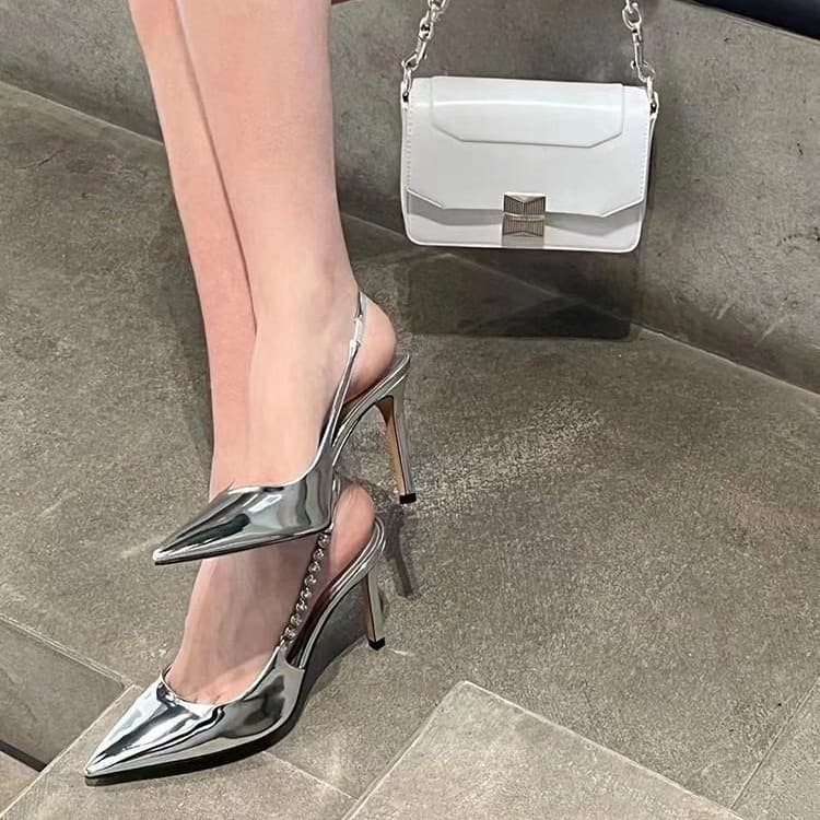 Dazzling and stunning trending shoes